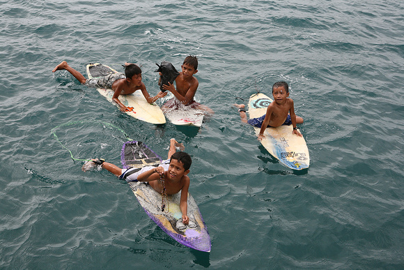 Hinako trip Nias surf kids 551