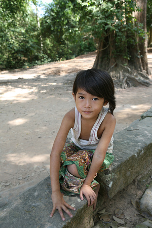 Angkor Wat_girl begging outside temple_  659